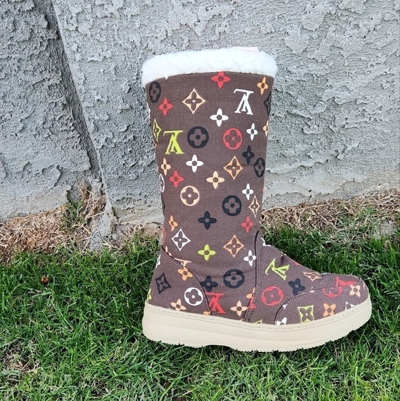 Cozy Monogram Winter Boots - Picture 3 of 6